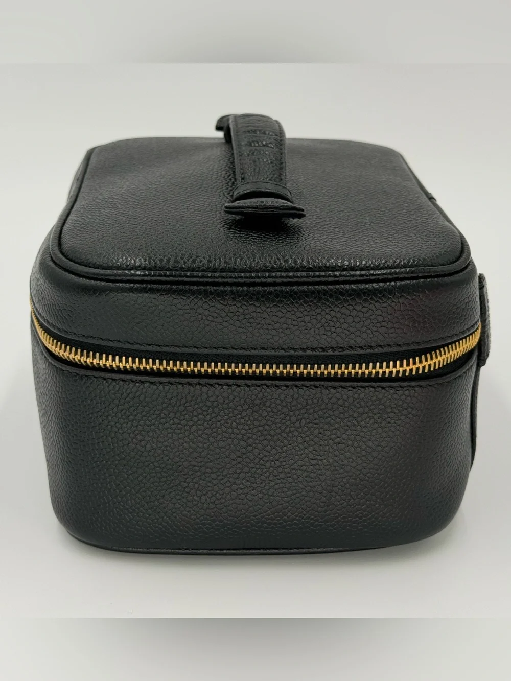 🖤CHANEL Black Caviar Leather CC Logo Vanity Case w/Dust Bag and Entrupy COA🖤 - Picture 5 of 16